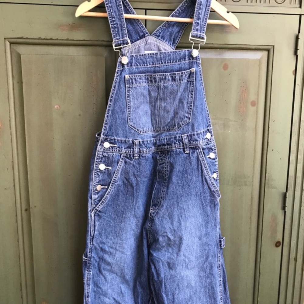 The cutest maternity overalls, ever.